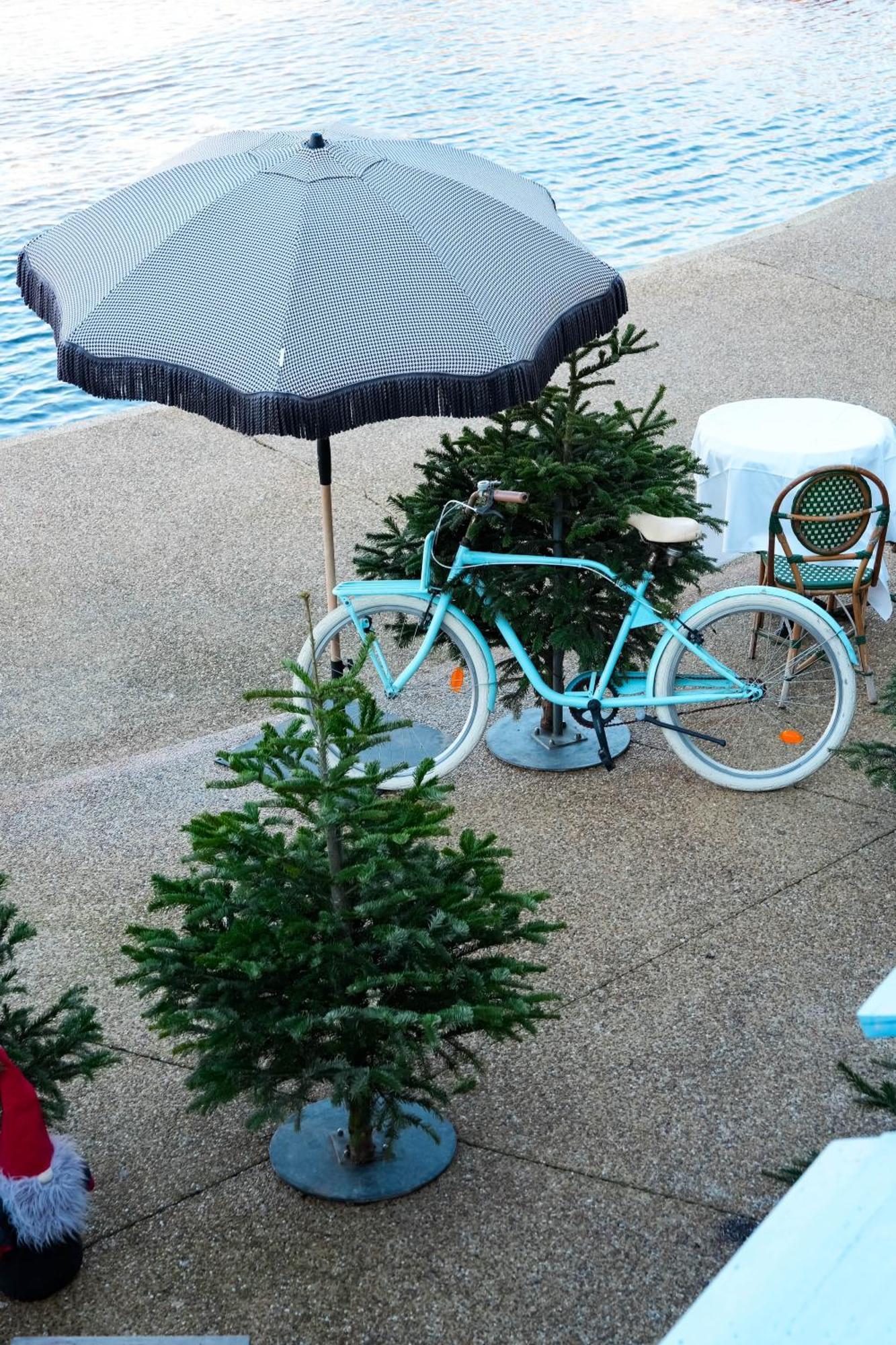 Hotel O Petit Monde Sanary-sur-Mer Esterno foto