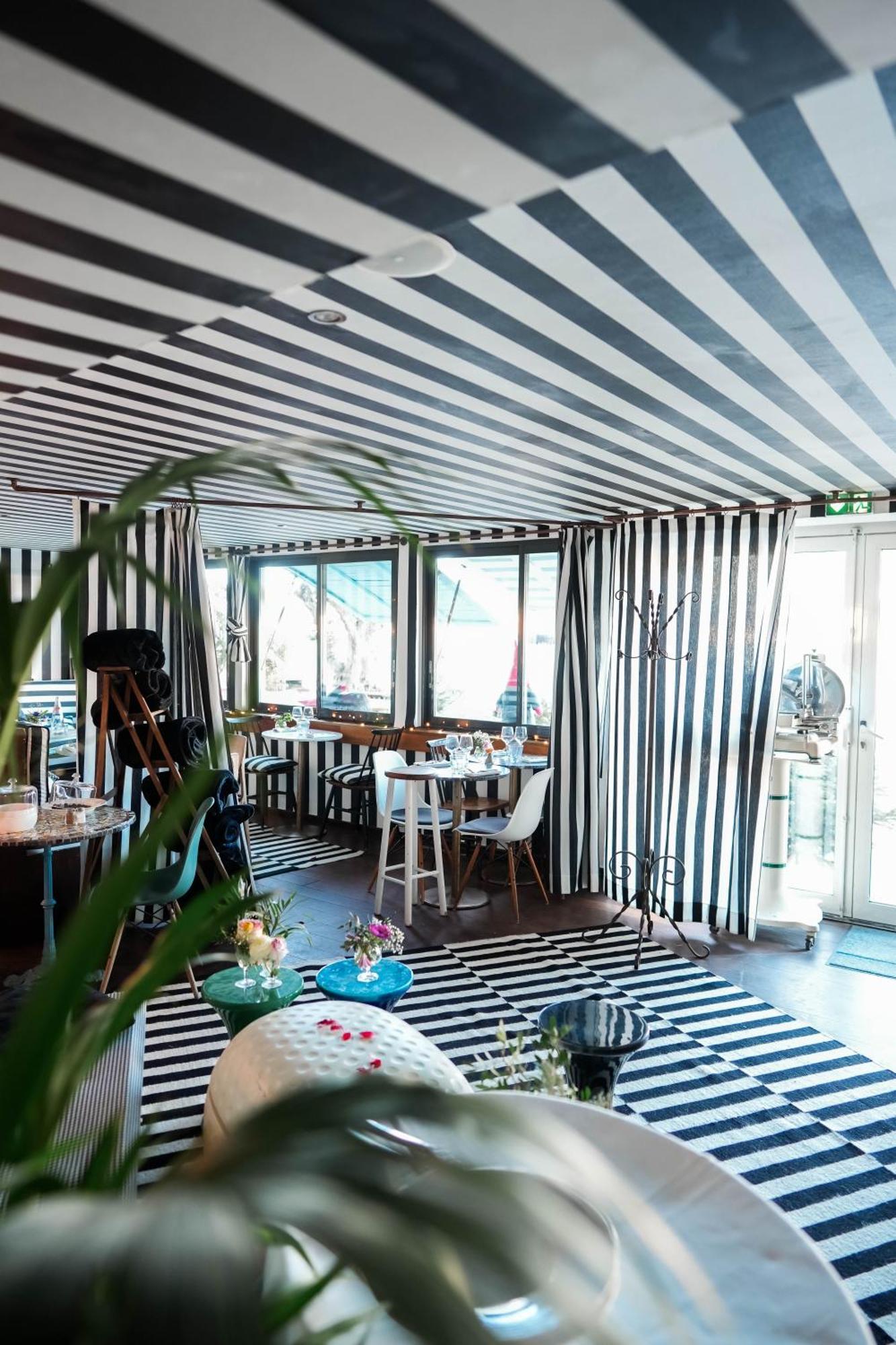 Hotel O Petit Monde Sanary-sur-Mer Esterno foto